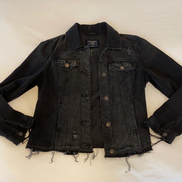 ABERCROMBIE distressed denim jacket size M